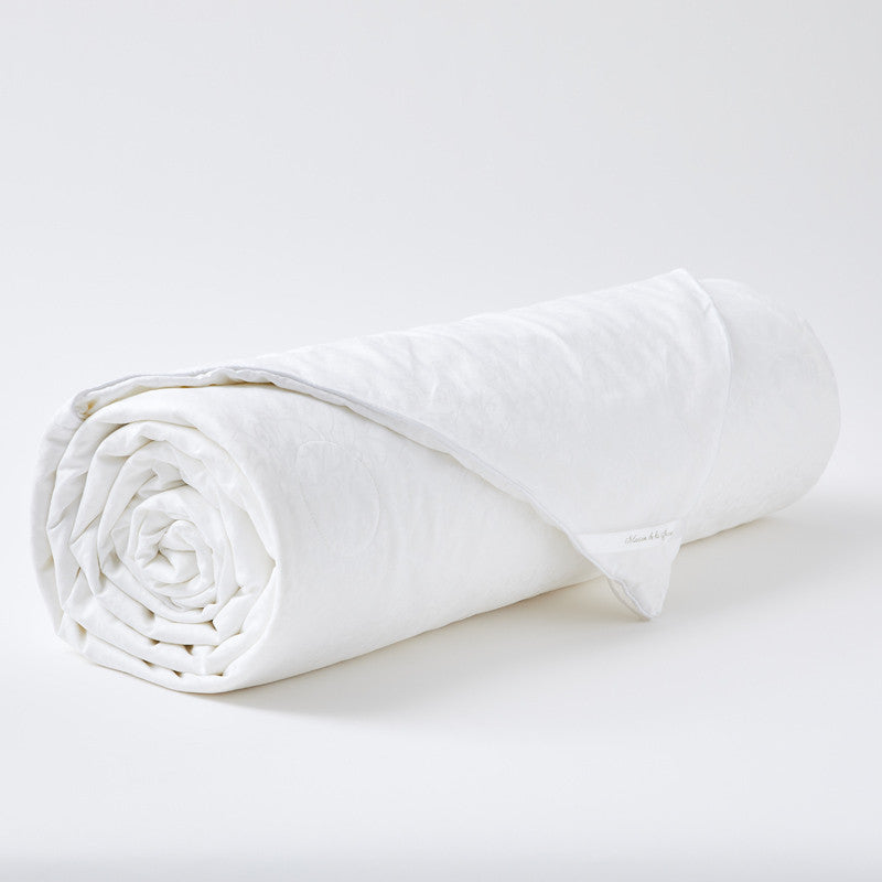 Summer silk duvet