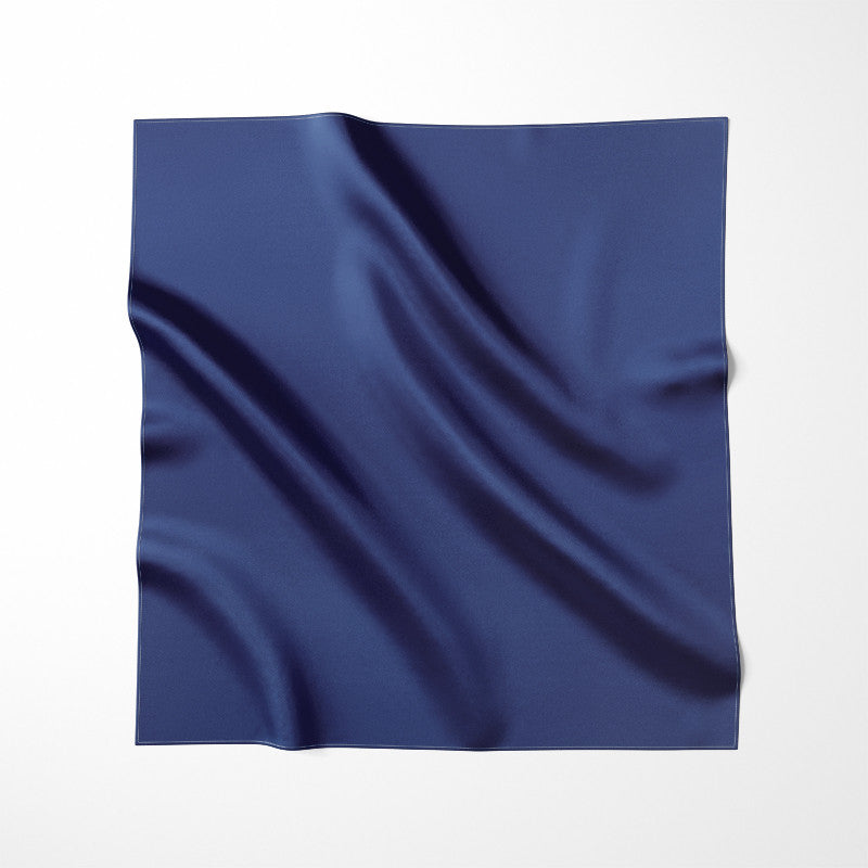 Pañuelo liso de seda azul marino