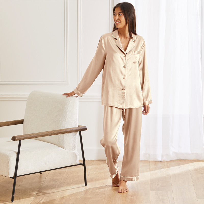 Langer Seidenpyjama Champagner vorne