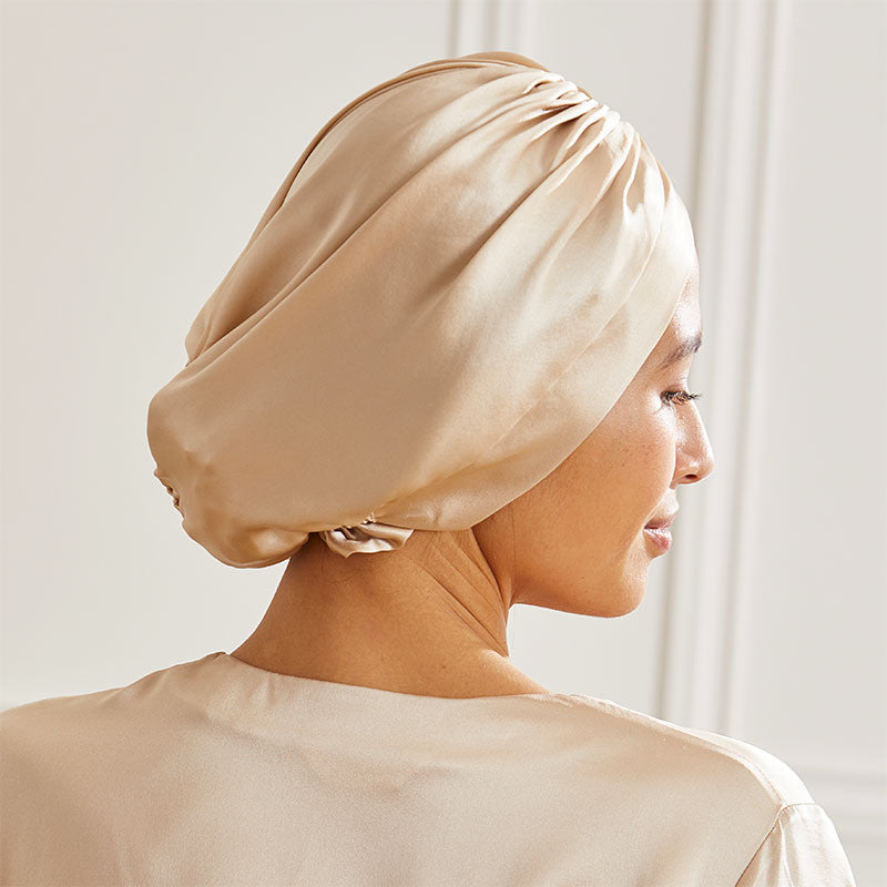 Turbante de seda Maison de la Soie espalda de caramelo