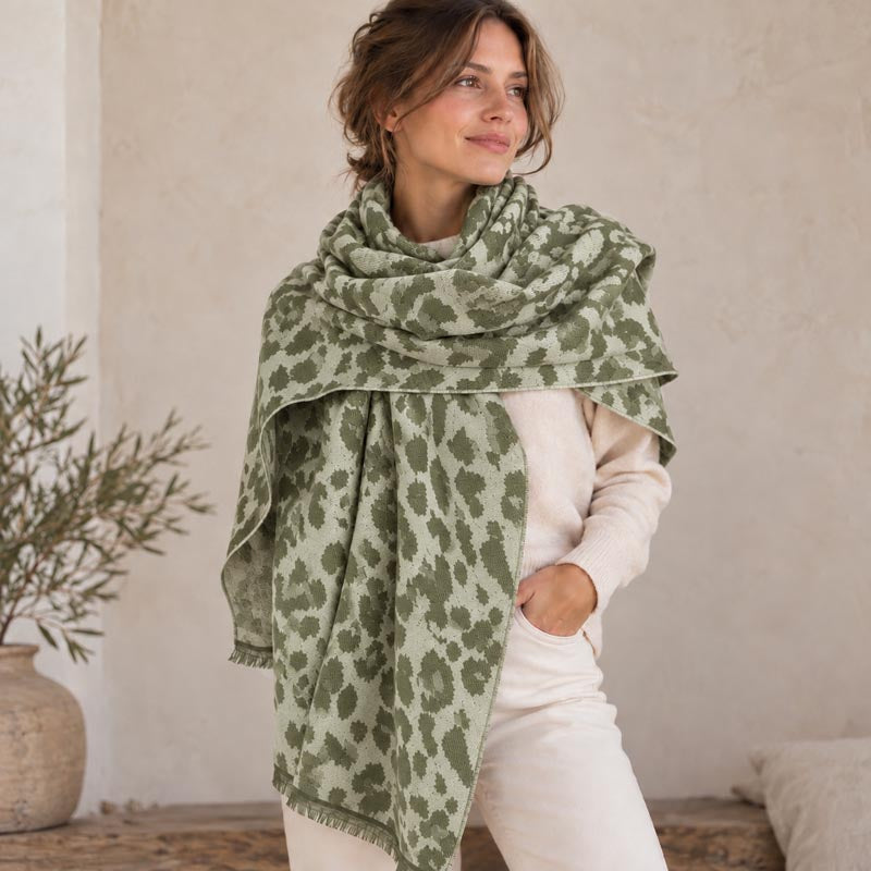 Leopard stole in organic cotton made in France