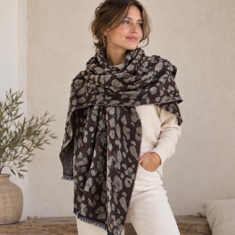 Leopard stole in organic cotton made in France