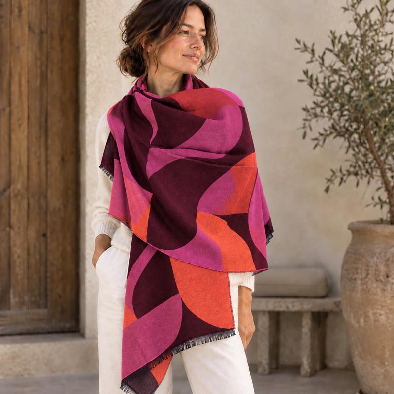 Organic cotton stole with graphic pattern made in France