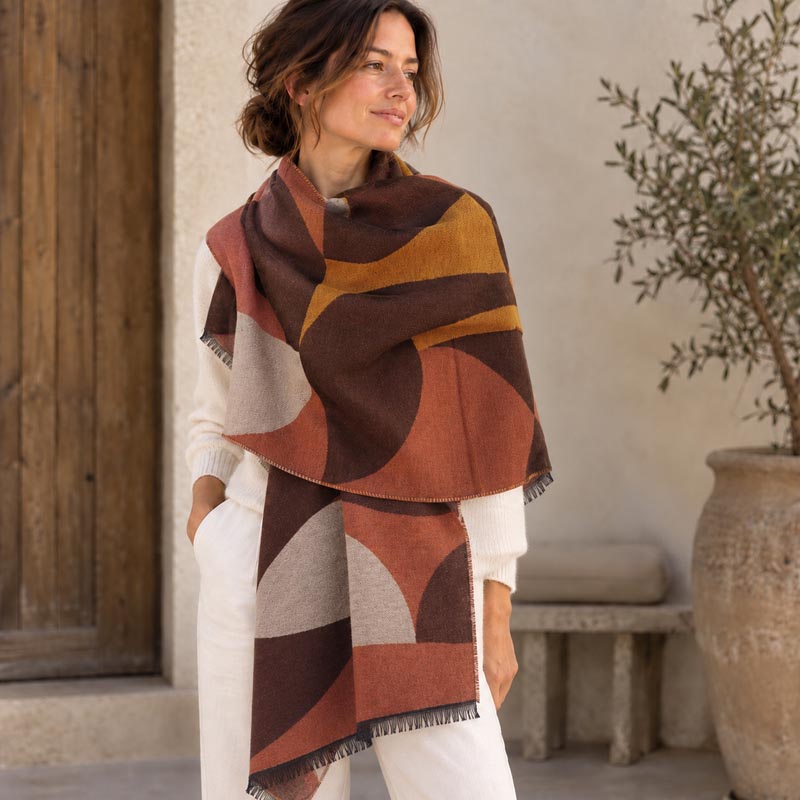 Organic cotton stole with graphic pattern made in France